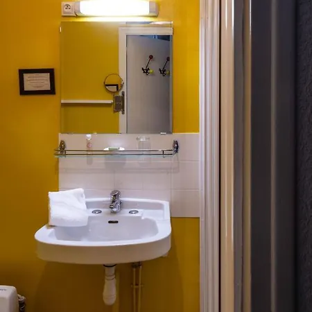 Des Remparts Hotel 2*
