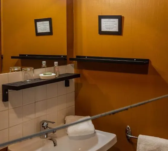 Hotel Des Remparts Laval (Mayenne)